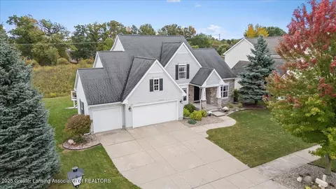 504 Snapdragon Ln, Dewitt, MI 48820 photo 2