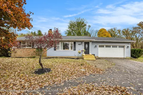 2475 S Onondaga Rd, Eaton Rapids, MI 48827