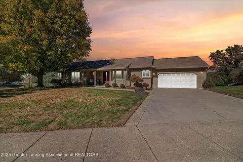3890 Pine Knoll Dr, Okemos, MI 48864