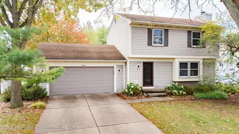 4819 Moultrie Cir, Lansing, MI 48917