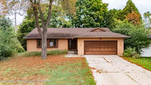 2240 Riverwood Dr, Okemos, MI 48864