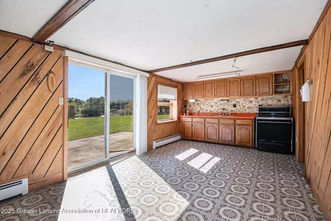 Kitchen - 1226 E Round Lake Rd, Dewitt, MI 48820 photo 3 of 3