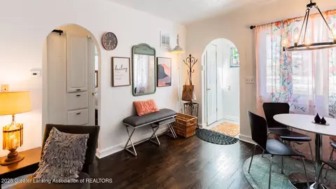 Entry Way - 515 Kipling Blvd, Lansing, MI 48912 photo 1 of 4