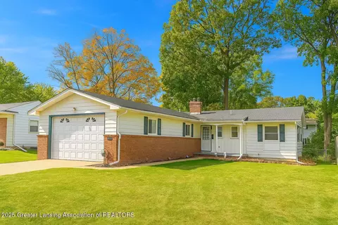 2710 Bedford Rd, Lansing, MI 48911