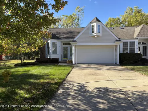 32 Aviemore Dr, Mason, MI 48854