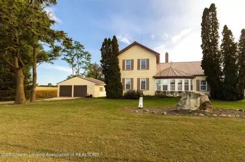 4527 W Lovejoy Rd, Byron, MI 48418