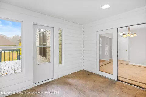 Entry Way - 746 Tanbark Dr, Dimondale, MI 48821 photo 4 of 12