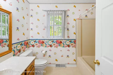 Bath - 746 Tanbark Dr, Dimondale, MI 48821 photo 4 of 6