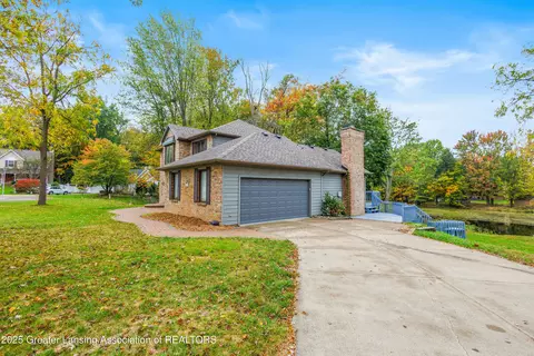 Exterior - 746 Tanbark Dr, Dimondale, MI 48821 photo 5 of 10