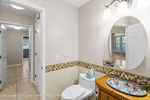 Entry Way - 746 Tanbark Dr, Dimondale, MI 48821 photo 5 of 12