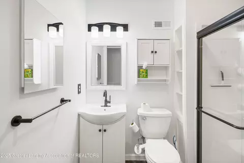 Bath - 746 Tanbark Dr, Dimondale, MI 48821 photo 5 of 6