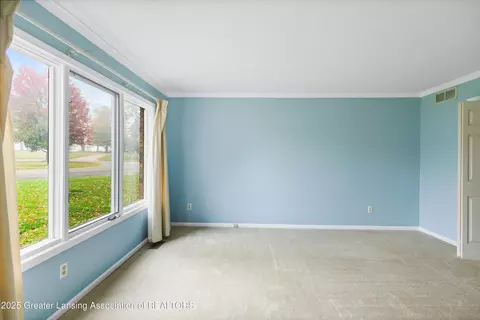 Living - 746 Tanbark Dr, Dimondale, MI 48821 photo 1 of 15