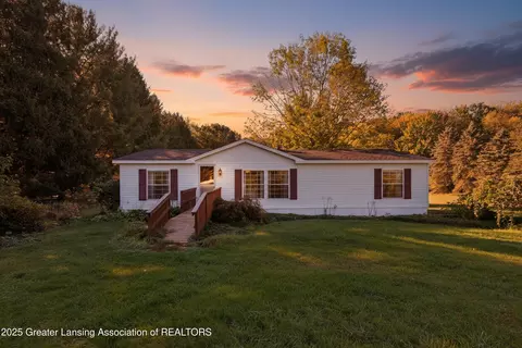 7294 E 5 Point Hwy, Eaton Rapids, MI 48827
