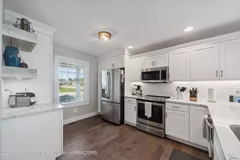 Kitchen - 5342 E Hawk Hollow Dr, Bath, MI 48808 photo 1 of 2