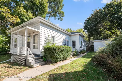 316 N Bridge St, Grand Ledge, MI 48837