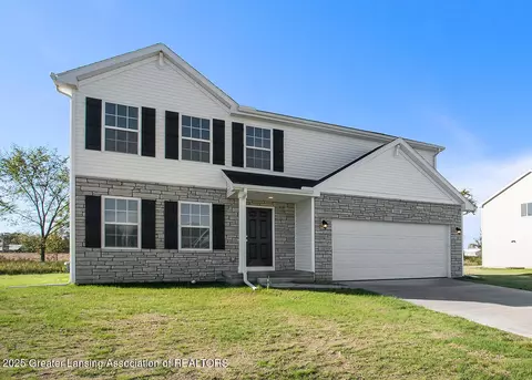 1080 Woodridge Dr, Saint Johns, MI 48879