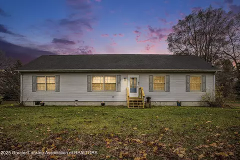326 E Clinton St, Ovid, MI 48866