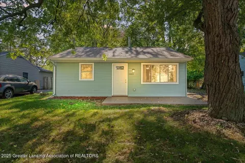 1301 Warwick Dr, Lansing, MI 48910