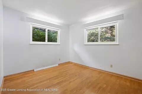 Bedroom - 502 E Mcconnell St, Saint Johns, MI 48879 photo 4 of 6