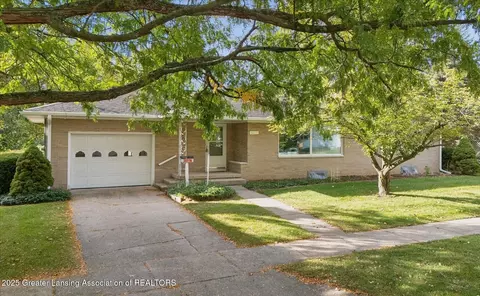 502 E Mcconnell St, Saint Johns, MI 48879