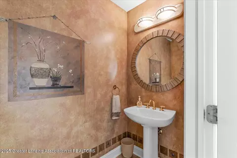 Bath - 11701 Hidden Ridge Dr, Dewitt, MI 48820 photo 1 of 5
