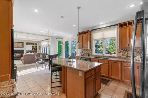 Kitchen - 11701 Hidden Ridge Dr, Dewitt, MI 48820 photo 2 of 4