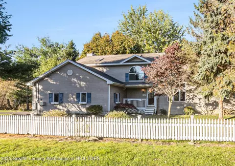 5565 Zimmer Rd, Williamston, MI 48895
