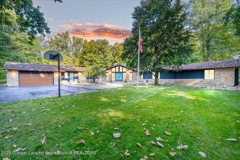 4725 Jadestone Dr, Williamston, MI 48895