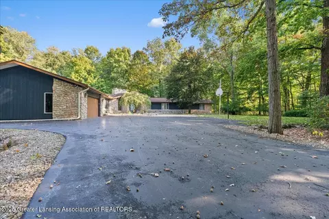 4725 Jadestone Dr, Williamston, MI 48895 photo 5
