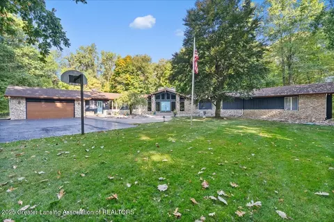 4725 Jadestone Dr, Williamston, MI 48895 photo 2