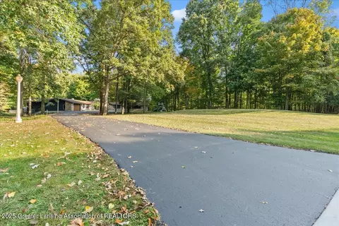 4725 Jadestone Dr, Williamston, MI 48895 photo 8