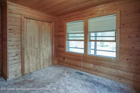 Bedroom - 9515 W Moss Rd, Fowler, MI 48835 photo 2 of 9