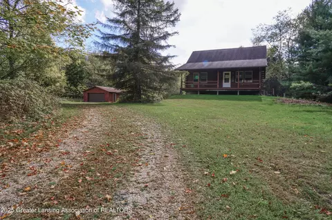 Exterior - 9515 W Moss Rd, Fowler, MI 48835 photo 2 of 8
