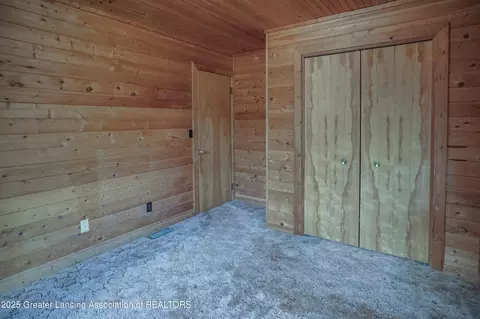 Bedroom - 9515 W Moss Rd, Fowler, MI 48835 photo 3 of 9