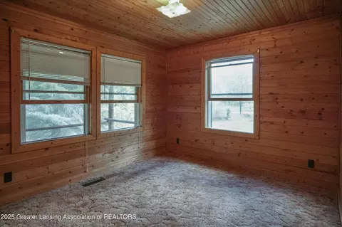 Bedroom - 9515 W Moss Rd, Fowler, MI 48835 photo 1 of 9