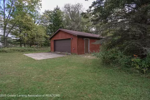 Exterior - 9515 W Moss Rd, Fowler, MI 48835 photo 3 of 8