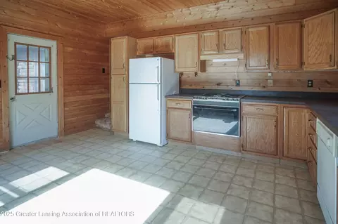 Kitchen - 9515 W Moss Rd, Fowler, MI 48835 photo 3 of 3