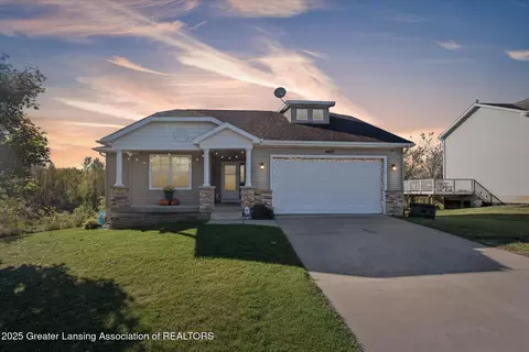 4507 Sunset Dr, Potterville, MI 48876
