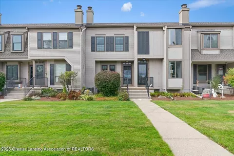 210 Park Meadows Dr, Lansing, MI 48917