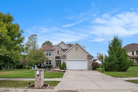 2416 Houghton Hollow Dr, Lansing, MI 48911