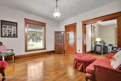214 E Main St, Westphalia, MI 48894 photo 5