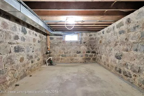 214 E Main St, Westphalia, MI 48894 photo 38