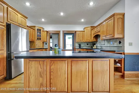214 E Main St, Westphalia, MI 48894 photo 21