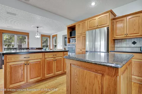 214 E Main St, Westphalia, MI 48894 photo 20
