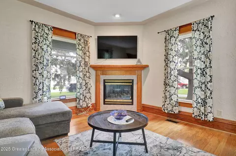 214 E Main St, Westphalia, MI 48894 photo 9