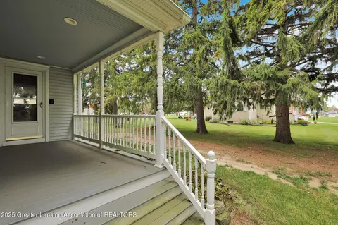 214 E Main St, Westphalia, MI 48894 photo 3