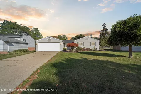 2625 Groesbeck Ave, Lansing, MI 48912