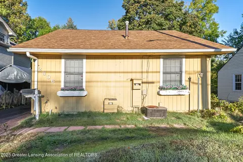 2806 S Washington Ave, Lansing, MI 48910
