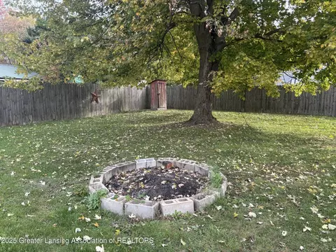 203 E Middleton St, Middleton, MI 48856 photo 8