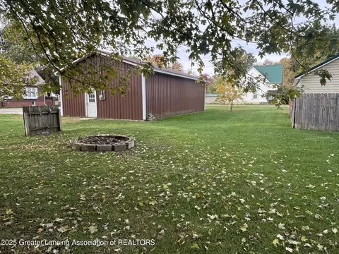 203 E Middleton St, Middleton, MI 48856